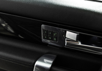 Подержанный автомобиль Land Rover Discovery 2011 года (21 фото)