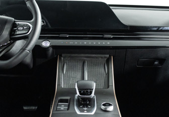 Подержанный автомобиль Omoda C5 2023 года (14 фото)