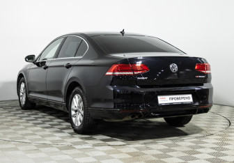 Подержанный автомобиль Volkswagen Passat Sedan 2017 года (7 фото)