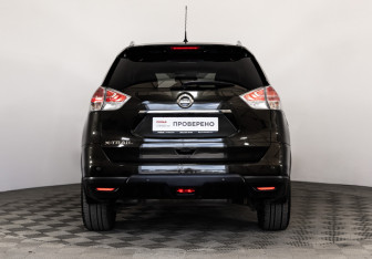 Подержанный автомобиль Nissan X-Trail 2015 года (6 фото)