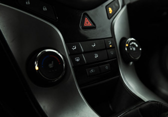 Подержанный автомобиль Chevrolet Cruze Sedan 2012 года (15 фото)