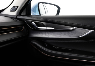 Подержанный автомобиль Exeed LX 2023 года (17 фото)