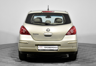 Подержанный автомобиль Nissan Tiida Hatchback 2007 года (6 фото)