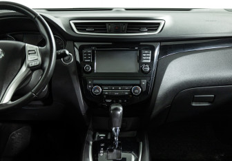 Подержанный автомобиль Nissan Qashqai 2017 года (14 фото)