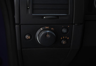 Подержанный автомобиль Opel Meriva 2008 года (14 фото)