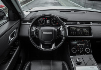 Подержанный автомобиль Land Rover Range Rover Velar 2017 года (15 фото)