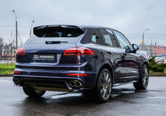 Подержанный автомобиль Porsche Cayenne 2016 года (7 фото)