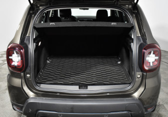 Подержанный автомобиль Renault Duster 2021 года (19 фото)