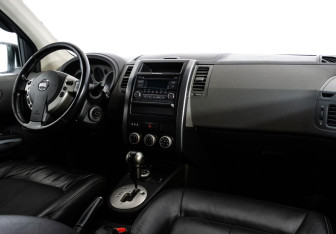 Подержанный автомобиль Nissan X-Trail 2007 года (9 фото)