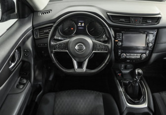 Подержанный автомобиль Nissan X-Trail 2019 года (11 фото)