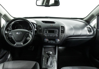 Подержанный автомобиль Kia Cerato Sedan 2013 года (13 фото)
