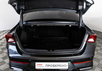 Подержанный автомобиль Kia K5 2021 года (27 фото)