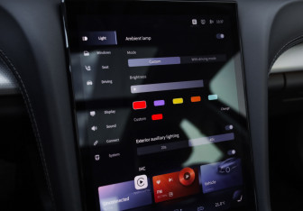 Подержанный автомобиль Hongqi H5 2023 года (20 фото)