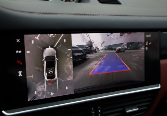 Подержанный автомобиль Porsche Cayenne 2022 года (17 фото)