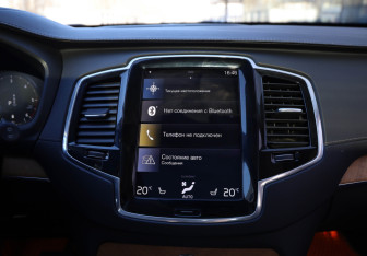 Подержанный автомобиль Volvo XC90 2021 года (16 фото)