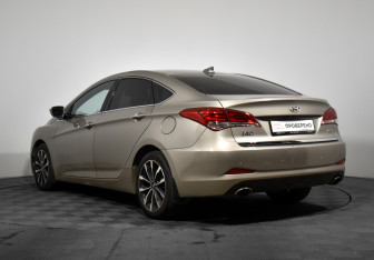 Подержанный автомобиль Hyundai i40 Sedan 2015 года (7 фото)