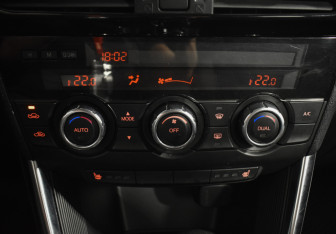 Подержанный автомобиль Mazda CX-5 2015 года (15 фото)