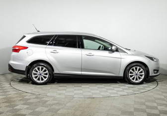 Подержанный автомобиль Ford Focus Wagon 2018 года (4 фото)
