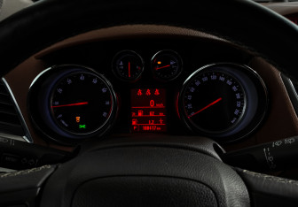 Подержанный автомобиль Opel Mokka 2013 года (18 фото)