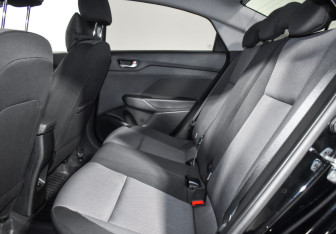 Подержанный автомобиль Hyundai Solaris Sedan 2022 года (12 фото)