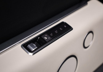 Подержанный автомобиль Land Rover Range Rover 2018 года (29 фото)