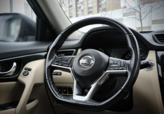 Подержанный автомобиль Nissan X-Trail 2019 года (23 фото)