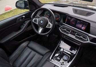 Подержанный автомобиль BMW X7 2020 года (15 фото)