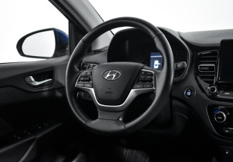 Подержанный автомобиль Hyundai Solaris Sedan 2022 года (14 фото)