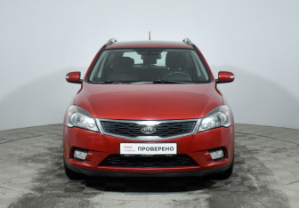 Подержанный автомобиль Kia Ceed Wagon 2011 года (2 фото)