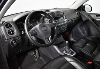 Подержанный автомобиль Volkswagen Tiguan 2011 года (9 фото)