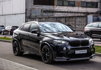 Подержанный автомобиль BMW X6 2017 года (5 фото)