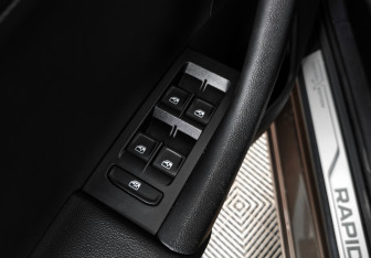 Подержанный автомобиль Skoda Rapid Liftback 2019 года (10 фото)