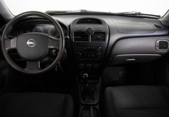 Подержанный автомобиль Nissan Almera Classic 2008 года (9 фото)