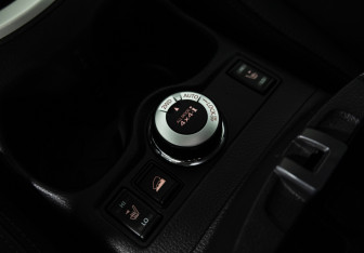 Подержанный автомобиль Nissan X-Trail 2017 года (15 фото)