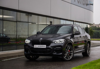 Подержанный автомобиль BMW X4 2021 года (1 фото)
