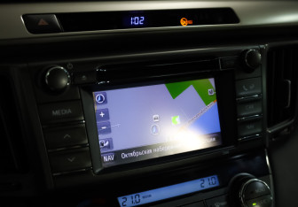 Подержанный автомобиль Toyota RAV4 2013 года (17 фото)