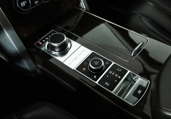 Подержанный автомобиль Land Rover Range Rover 2015 года (23 фото)