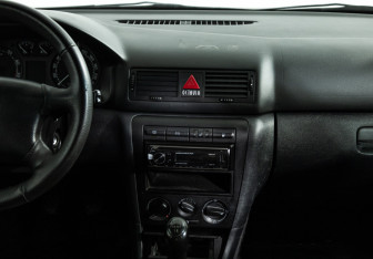 Подержанный автомобиль Skoda Octavia Wagon 2009 года (14 фото)