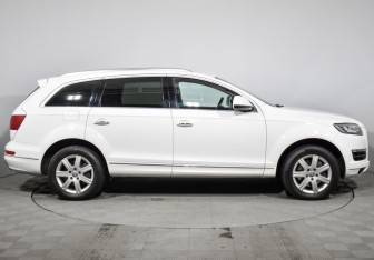 Подержанный автомобиль Audi Q7 2011 года (4 фото)