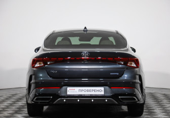 Подержанный автомобиль Kia K5 2020 года (6 фото)