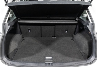 Подержанный автомобиль Volkswagen Tiguan 2021 года (15 фото)