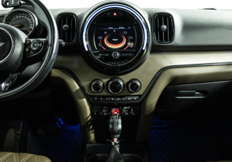 Подержанный автомобиль MINI Countryman 2017 года (14 фото)