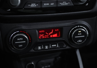 Подержанный автомобиль Kia Rio Sedan 2013 года (13 фото)