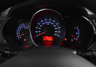 Подержанный автомобиль Kia Rio Hatchback 2016 года (18 фото)