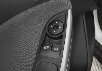 Подержанный автомобиль Ford Focus Hatchback 2014 года (17 фото)