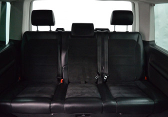 Подержанный автомобиль Volkswagen Multivan 2018 года (13 фото)