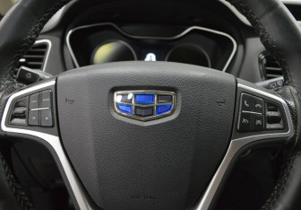 Подержанный автомобиль Geely Emgrand X7 2019 года (15 фото)