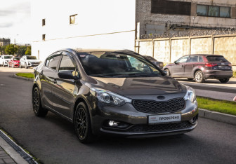 Подержанный автомобиль Kia Cerato Sedan 2015 года (5 фото)