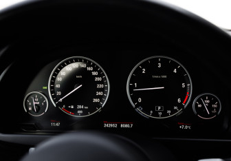 Подержанный автомобиль BMW X5 2017 года (17 фото)