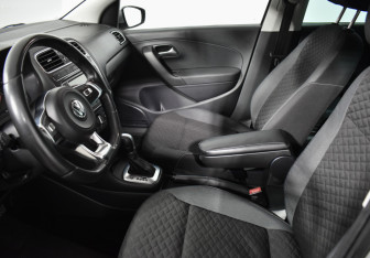 Подержанный автомобиль Volkswagen Polo Sedan 2019 года (10 фото)